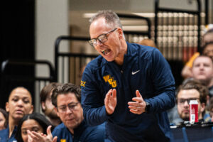 WVU reaches second contract amendment with WVU women's hoops coach Mark Kellogg